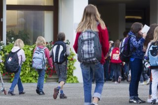 De nombreux écoliers reprendront le chemin de l'école dans toute la Suisse au cours des prochaines semaines (Photo d'archives).